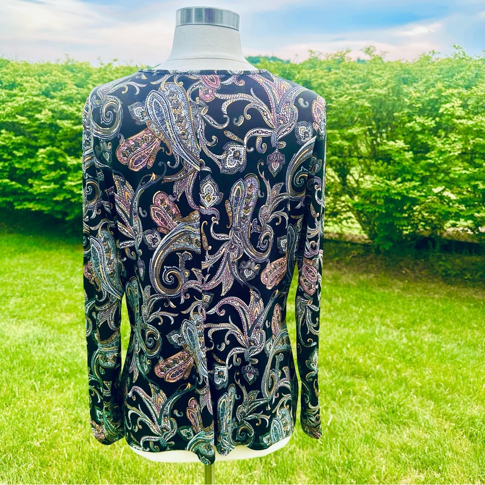 VENUS Paisley Belted Print Top - Picture 13 of 16